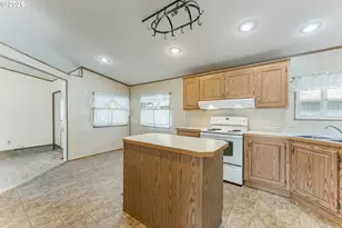 1770 Shorepines Dr, Coos Bay, OR 97420 - Photo 9