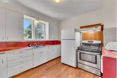 5905 N Minnesota Ave, Portland, OR 97217 - Photo 9