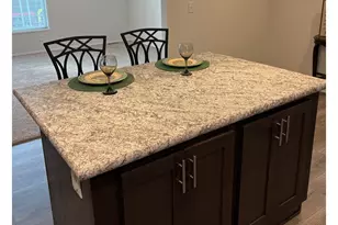 1025 S 6th St, Harrisburg, OR 97446 - Photo 3