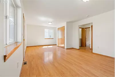 4701 NE Killingsworth St, Portland, OR 97218 - Photo 7