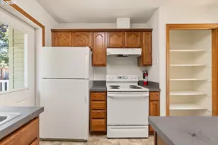 4701 NE Killingsworth St, Portland, OR 97218 - Photo 13