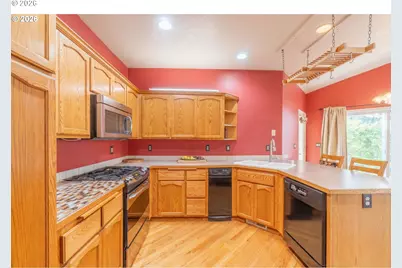 4366 Berry Ln, Eugene, OR 97404 - Photo 11