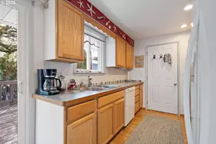 102 S Ocean Ave, Rockaway Beach, OR 97136 - Photo 21