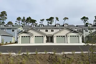 1451 37th St, Florence, OR 97439 - Photo 5