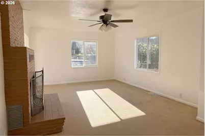 4733 E Amazon Dr, Eugene, OR 97405 - Photo 3