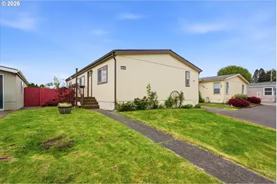 1000 S McKern Ct #102, Newberg, OR 97132 - Photo 3