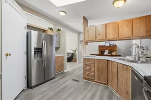 1000 S McKern Ct, Newberg, OR 97132 - Photo 17
