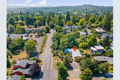 6855 SW Capitol Hwy, Portland, OR 97219 - Photo 41