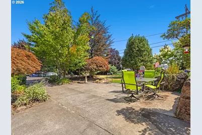 6855 SW Capitol Hwy, Portland, OR 97219 - Photo 7