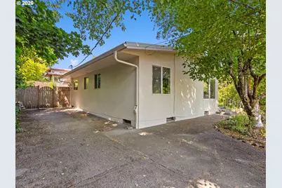 6855 SW Capitol Hwy, Portland, OR 97219 - Photo 39