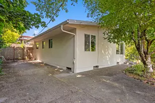 6855 SW Capitol Hwy, Portland, OR 97219 - Photo 39