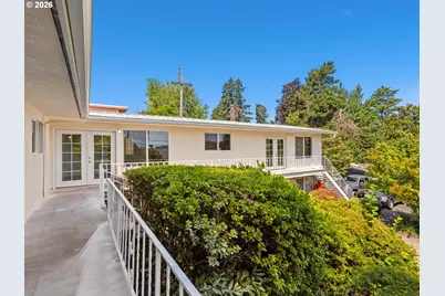 6855 SW Capitol Hwy, Portland, OR 97219 - Photo 37
