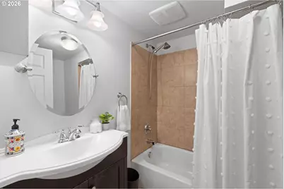 6362 N Commercial Ave, Portland, OR 97217 - Photo 29