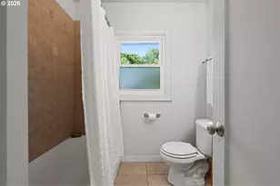 6362 N Commercial Ave, Portland, OR 97217 - Photo 21