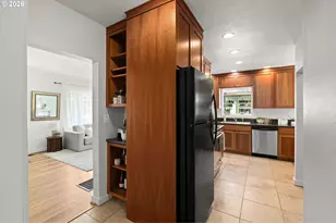 6362 N Commercial Ave, Portland, OR 97217 - Photo 17