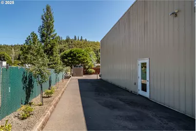 3782 Hooker Rd, Roseburg, OR 97470 - Photo 13