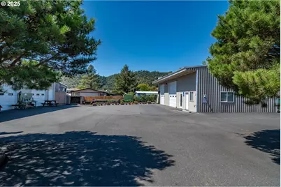3780/3782 Hooker Rd, Roseburg, OR 97470 - Photo 3