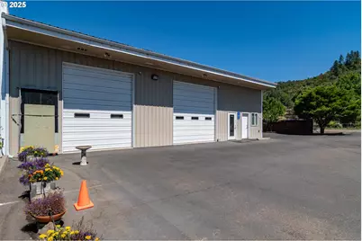 3782 Hooker Rd, Roseburg, OR 97470 - Photo 9