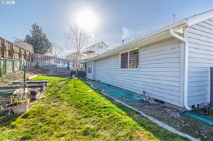 305 SE 9th Dr, Hermiston, OR 97838 - Photo 5