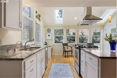 2275 SW 77th Pl, Portland, OR 97225 - Photo 9