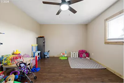 805 SW Mt Adams Ave, Boardman, OR 97818 - Photo 11