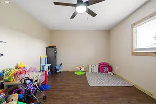 805 SW Mt Adams Ave, Boardman, OR 97818 - Photo 11