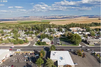 811 NE 3rd Ave, Milton-Freewater, OR 97862 - Photo 11