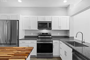 676 SW Dillan Dr, Beaverton, OR 97006 - Photo 9