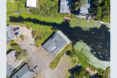 1224 SE 1st St, Lincoln City, OR 97367 - Photo 45