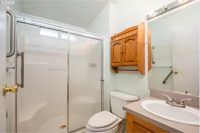1199 N Terry St #404, Eugene, OR 97402 - Photo 9