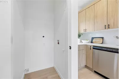 11719 SE Ash St, Portland, OR 97216 - Photo 25