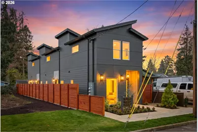 11719 SE Ash St, Portland, OR 97216 - Photo 1