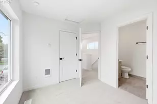 11719 SE Ash St, Portland, OR 97216 - Photo 35