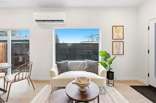 11719 SE Ash St, Portland, OR 97216 - Photo 11