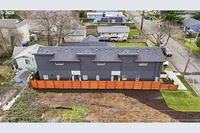 11719 SE Ash St, Portland, OR 97216 - Photo 43