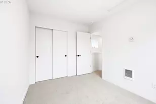 11719 SE Ash St, Portland, OR 97216 - Photo 41