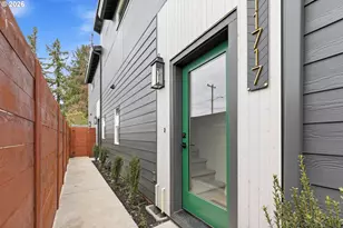 11719 SE Ash St, Portland, OR 97216 - Photo 27