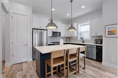 11742 SW Valencia Ln, Wilsonville, OR 97070 - Photo 15