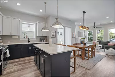 11742 SW Valencia Ln, Wilsonville, OR 97070 - Photo 17