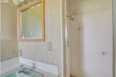 29620 E Woodard Rd, Troutdale, OR 97060 - Photo 25
