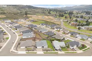 816 Pebble Creek St, Sutherlin, OR 97479 - Photo 29