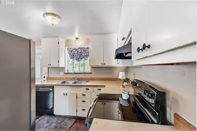 721 SE 9th St, Pendleton, OR 97801 - Photo 13