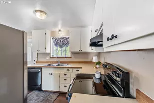 721 SE 9th St, Pendleton, OR 97801 - Photo 13