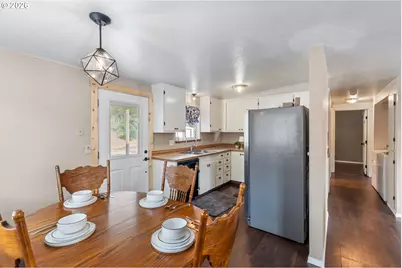 721 SE 9th St, Pendleton, OR 97801 - Photo 11