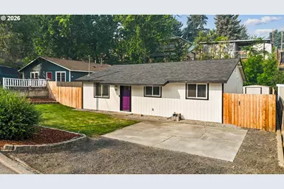 721 SE 9th St, Pendleton, OR 97801 - Photo 1