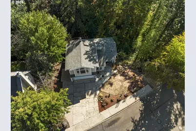 1826 E Carol Ann Dr, Newberg, OR 97132 - Photo 5