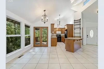 1826 E Carol Ann Dr, Newberg, OR 97132 - Photo 13