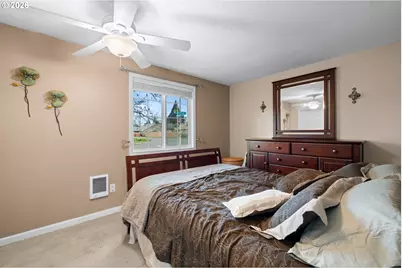 292 NE Palomar Ct, Hillsboro, OR 97124 - Photo 25