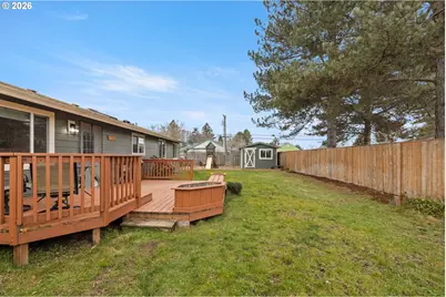 292 NE Palomar Ct, Hillsboro, OR 97124 - Photo 35