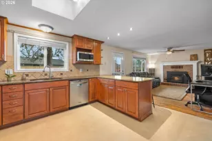 292 NE Palomar Ct, Hillsboro, OR 97124 - Photo 13